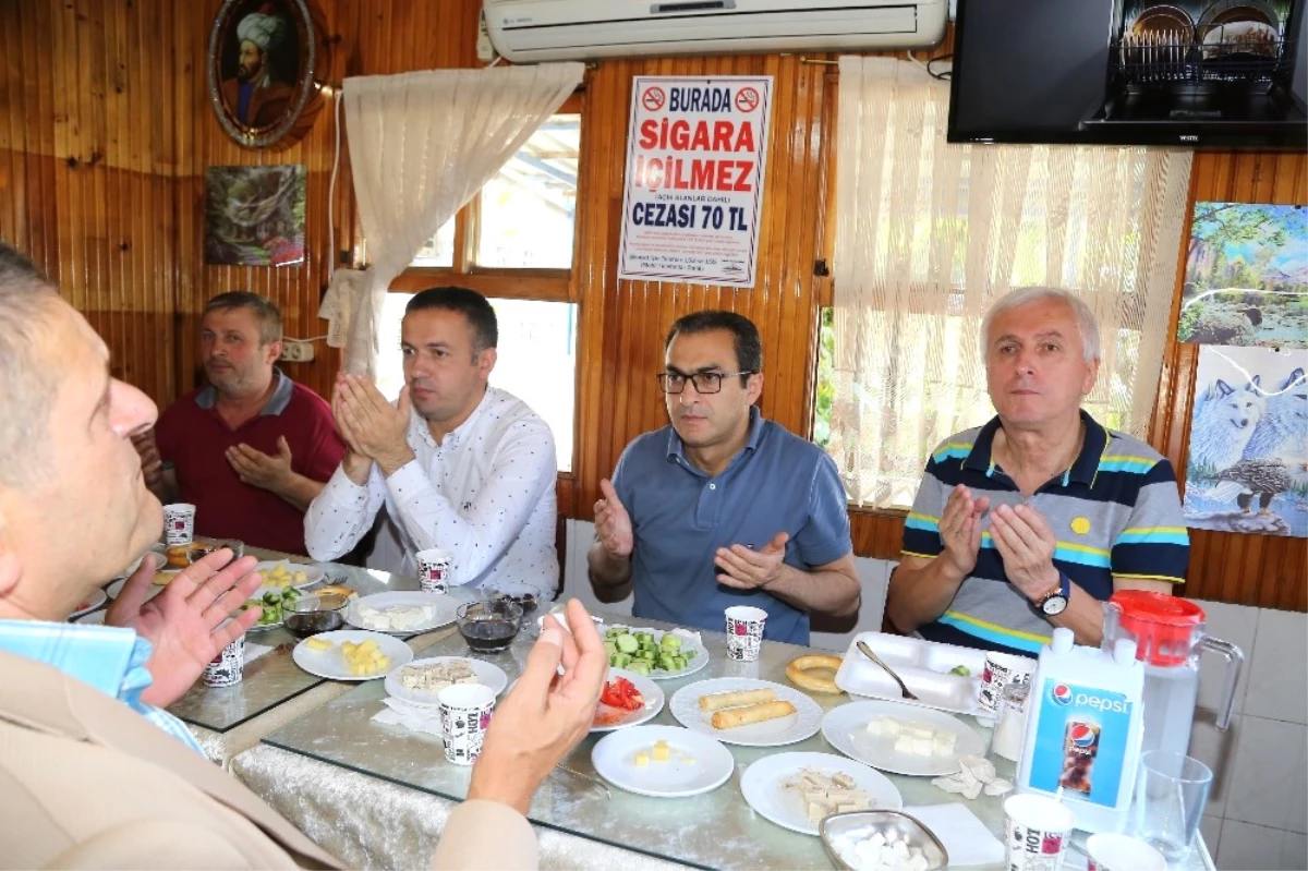 Çayeli Belediye Başkanı Dr. Atilla Esmen, Sanayi Sitesi Esnafı ile Kahvaltıda Buluştu