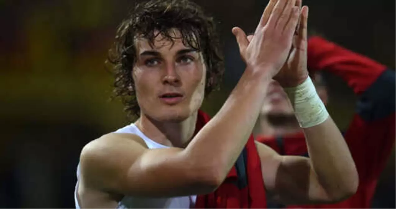 İngiliz Ekibi Leicester City, Çağlar Söyüncü\'nün Transferi İçin 22,5 Milyon Pounda Anlaştı