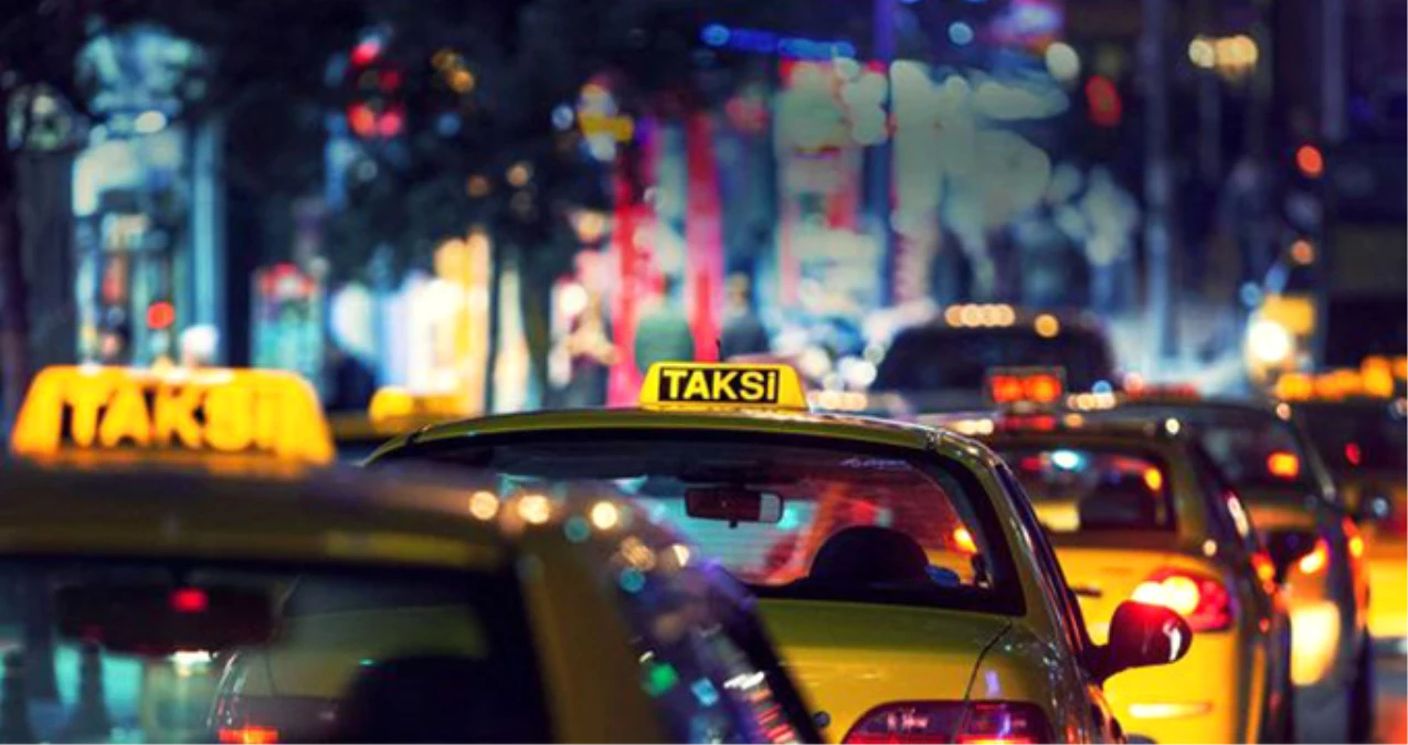 İstanbul\'da Taksiciler İki Japon Turisti Gasp Etti