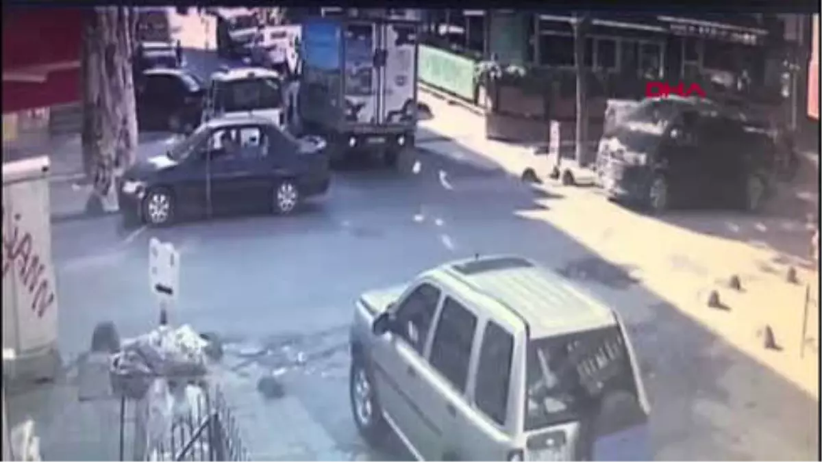 İstanbul Sancaktepe\'de 4 Yaşındaki Adem\'in Hayatını Kaybettiği Kazanın Yeni Görüntüsü