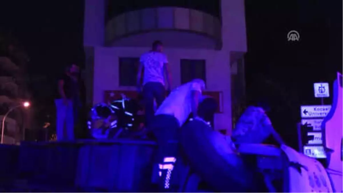 Kamyon Devrildi: 3 Yaralı