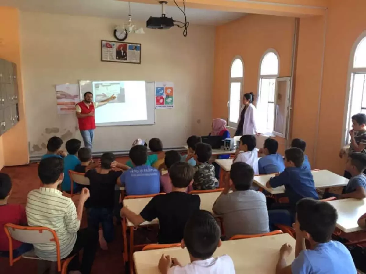 Kula\'da Gençlere Sosyal Medya Semineri