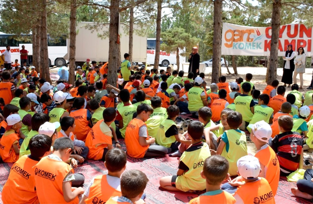 Usta: "Genç Komek Yaz Kampı Bütün Türkiye\'de Uygulanabilecek Örnek Bir Proje"