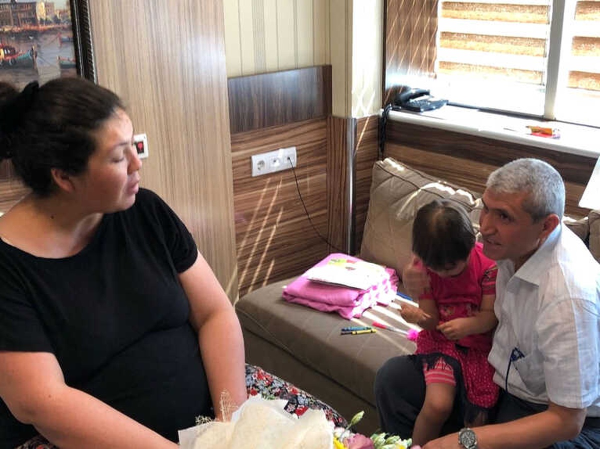 Aile ve Sosyal Politikalardan Doğum Yapan Şehit Eşine Ziyaret