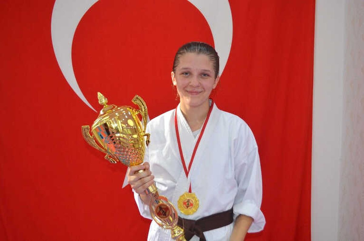 Anna Çelik: "Türk Milli Takımında Yarıştığım İçin ve Ülkemi Temsil Ettiğim İçin Gurur Duyuyorum"