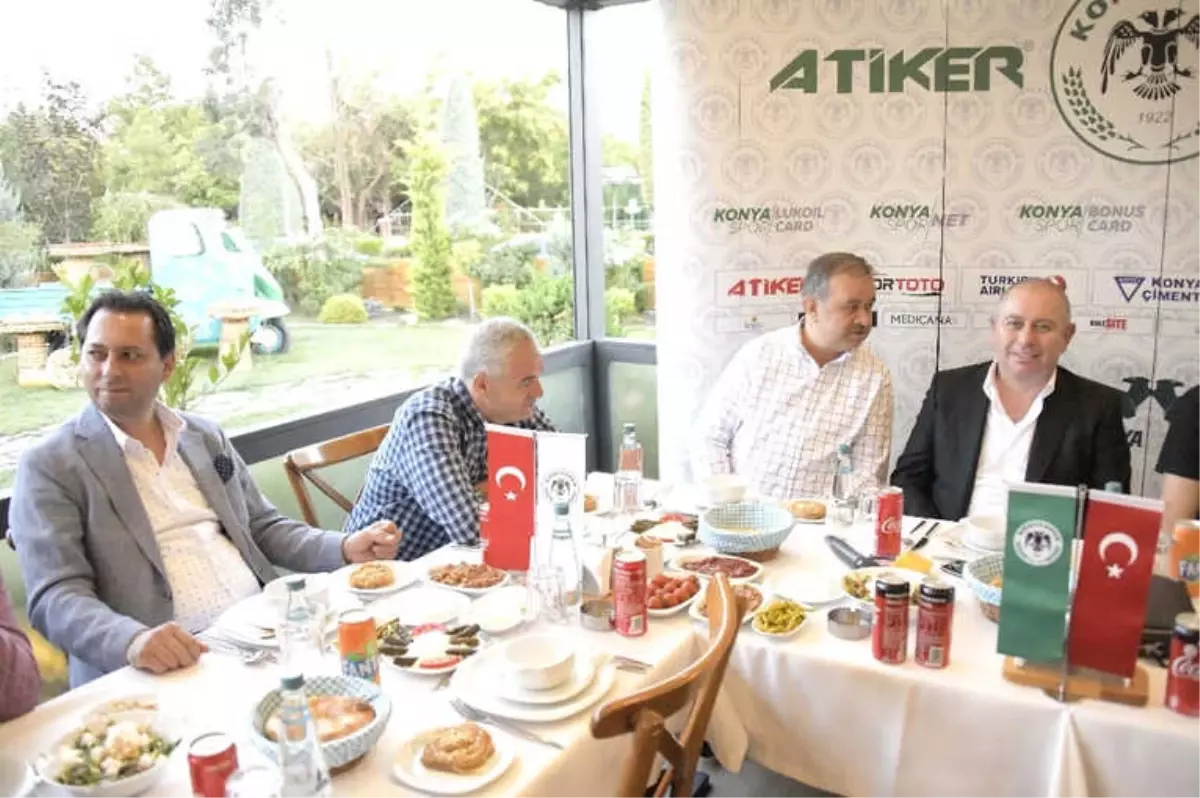 Atiker Konyaspor\'da Moral ve Motivasyon Yemeği