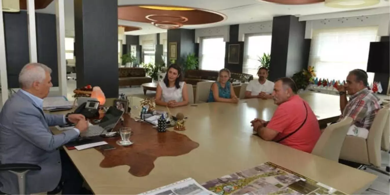 Bursa Kanser Derneği\'nden Bozbey\'e Teşekkür Plaketi