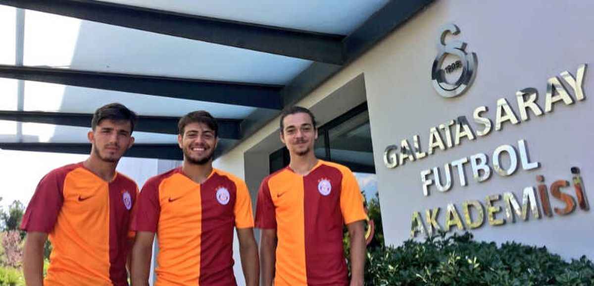 Galatasaray\'da 3 İmza