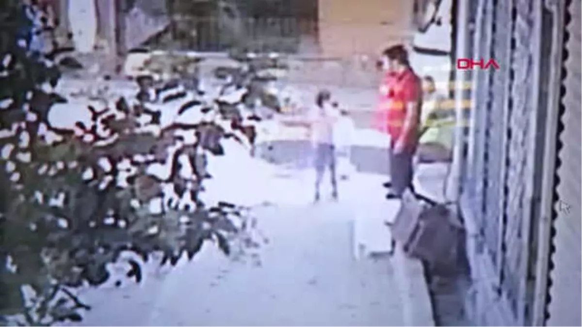 İstanbul Çarptı, Baktı, Kaçtı