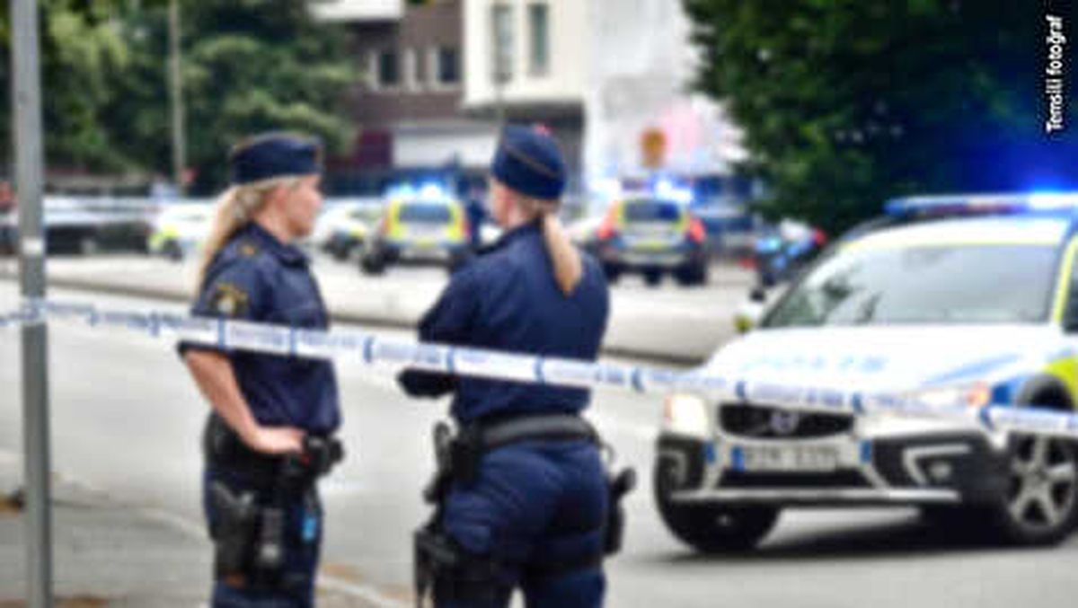İsveç Polisi Elinde Oyuncak Silah Bulunan Otistik Gencin Kolunu Kırmış