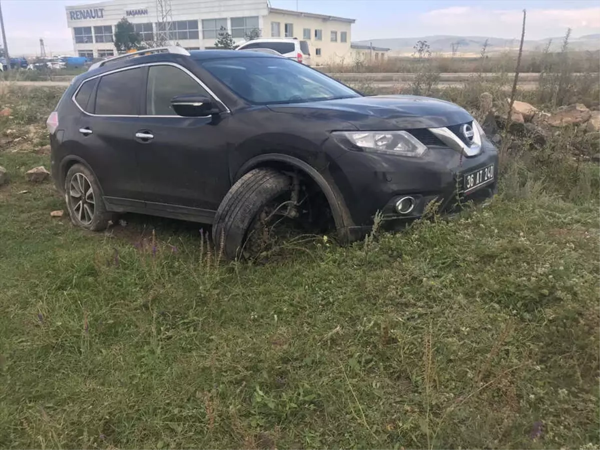 Kars İl Genel Meclis Başkanı Dallı\'nın Aracı Kaza Yaptı