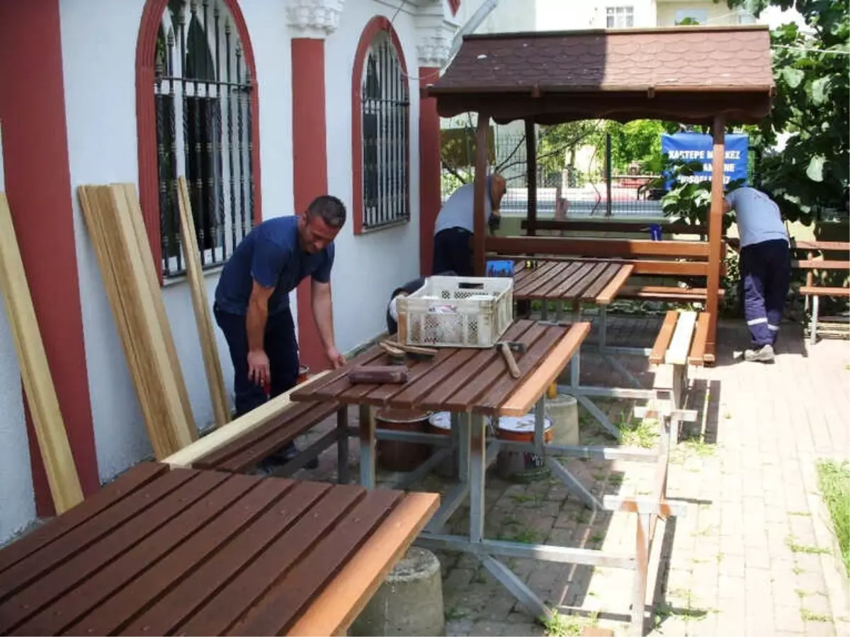 Kartepe Park Camii Oturma Grupları Yenilendi