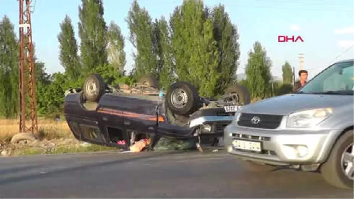 Konya Otomobil, Kamyonete Çarptı 4 Yaralı Hd