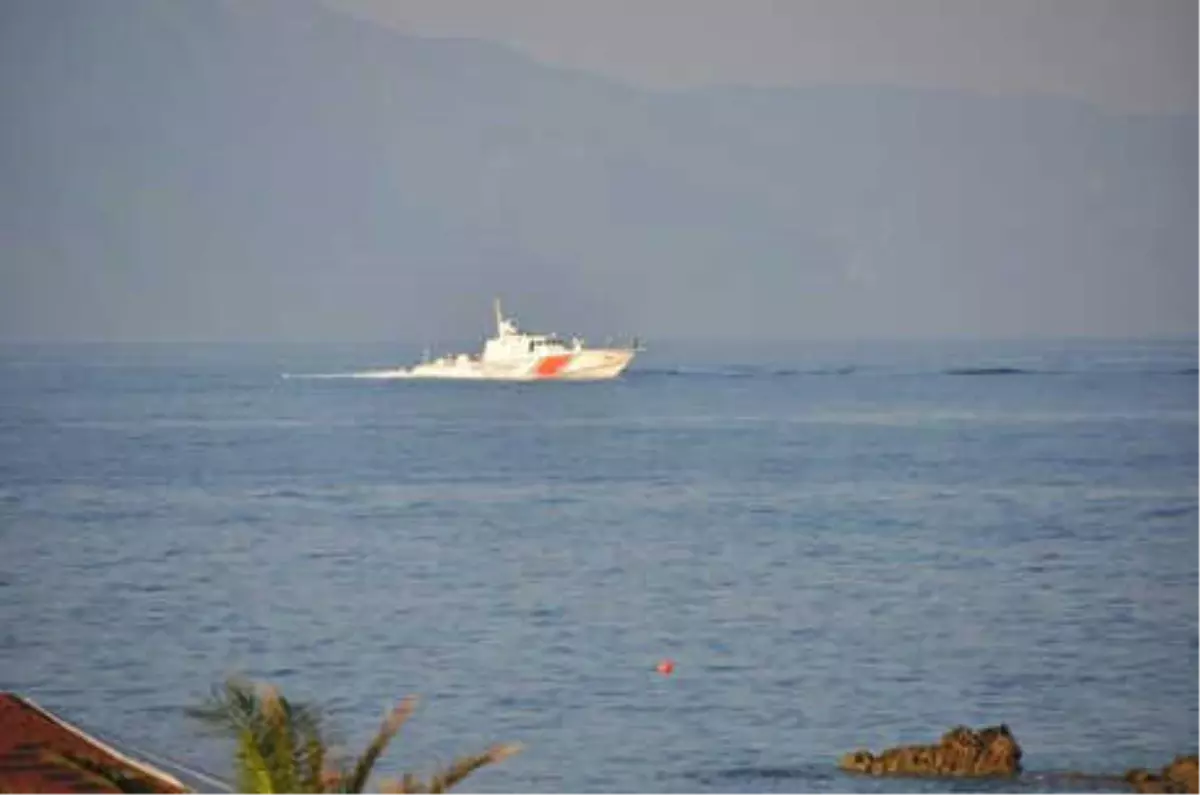 Kuşadası Açıklarında Göçmen Botu Battı: 7\'si Çocuk 9 Ölü (2) - Yeniden