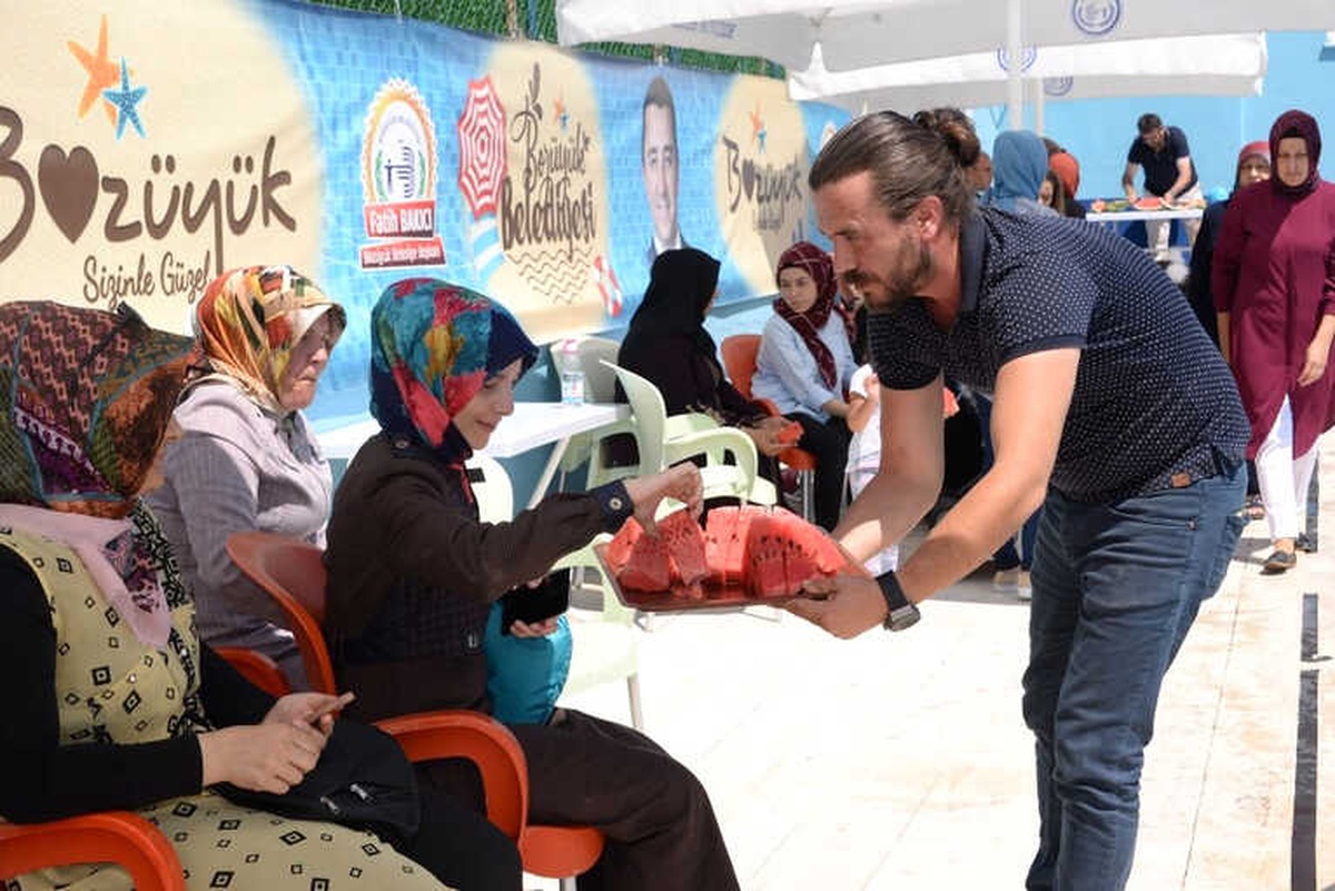 Minik Sporcular Karpuz İkramıyla Serinledi
