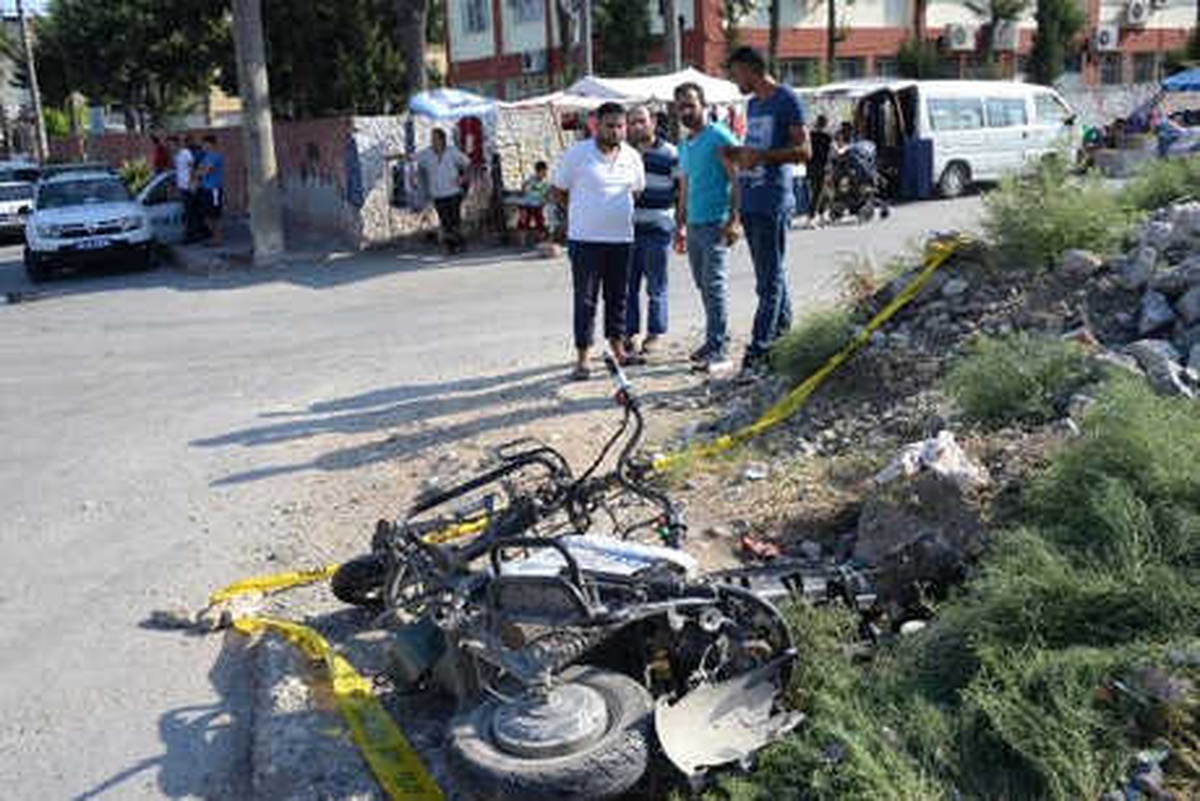 Tren, Elektrikli Bisiklete Çarptı: 1 Ölü, 1 Yaralı