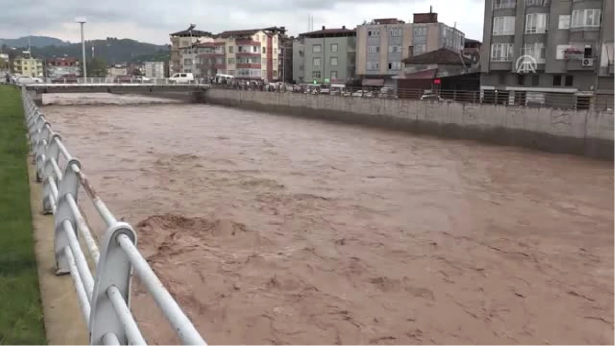 Ünye Belediye Başkanı Çamyar: "Yukarı Kesimlerde Yağış Halen Devam Ediyor"
