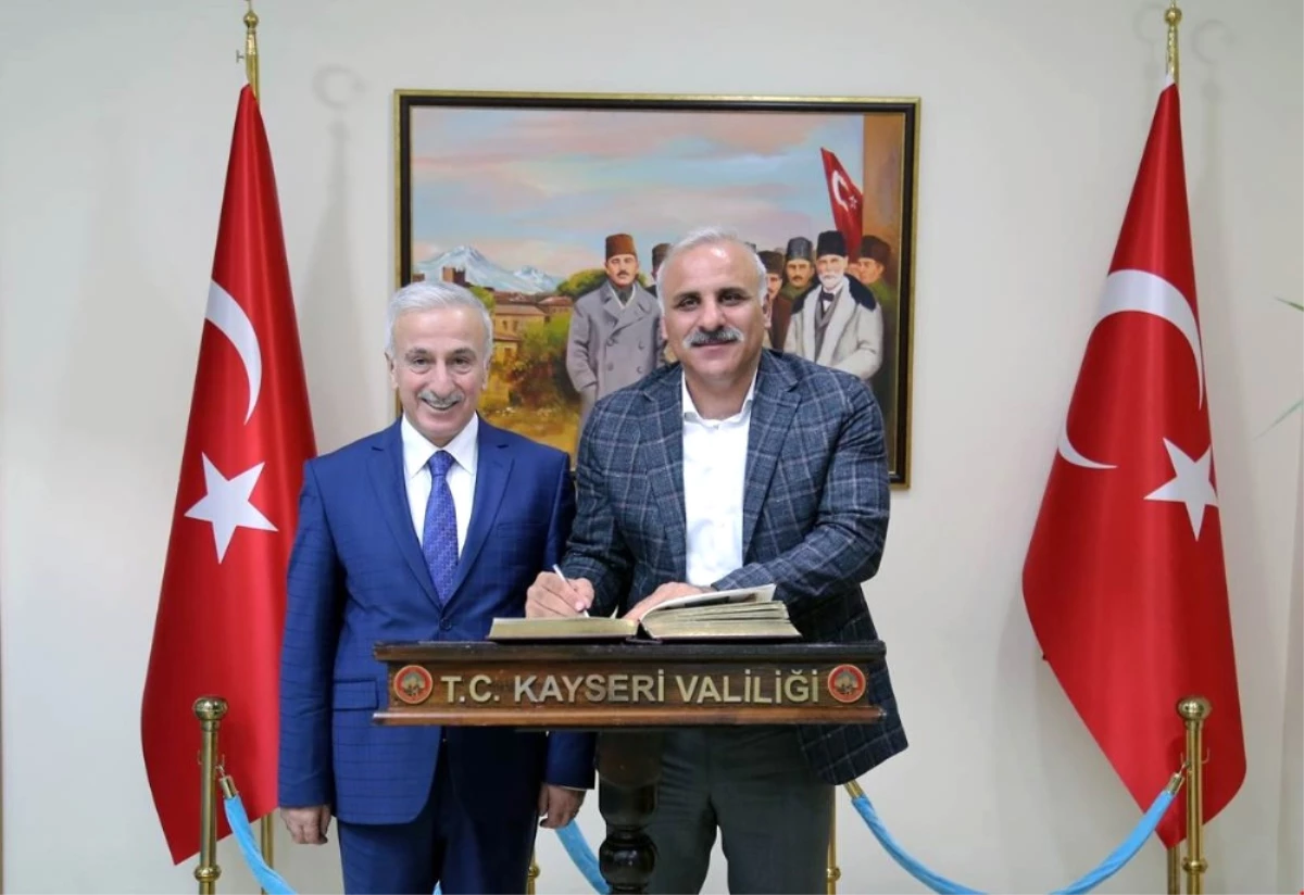 Van Valisi Murat Zorluoğlu\'ndan Vali Süleyman Kamçı\'ya Ziyaret