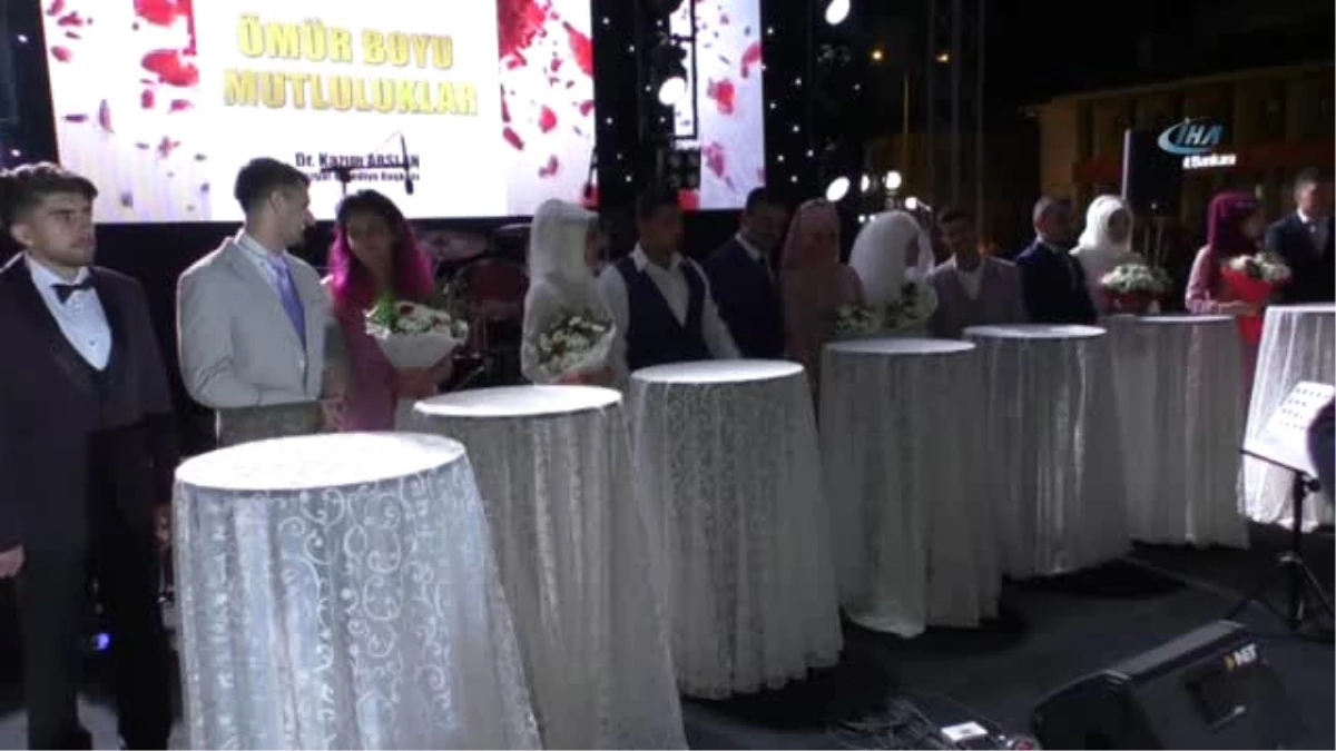 Yozgat\'ta 8 Çift, 08.08.2018 Tarihinde Toplu Nikah Töreniyle Evlendiler