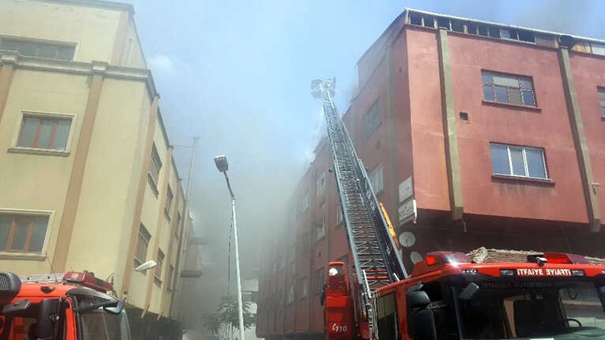 Zeytinburnu\'nda Deri Fabrikasında Yangın