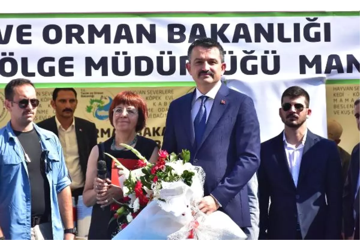 Bakan Pakdemirli, Tarlada Tarım İşçileri ile Kahvaltı Yaptı (2)