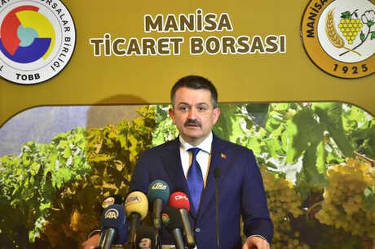 Bakan Pakdemirli, Tarlada Tarım İşçileri ile Kahvaltı Yaptı (3)