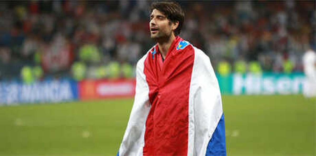 Hırvat Oyuncu Corluka, Milli Formaya Veda Etti