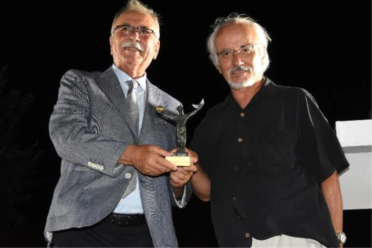 Homeros Ödülü\' Prof. Dr. Haluk Şahin\'e Verildi