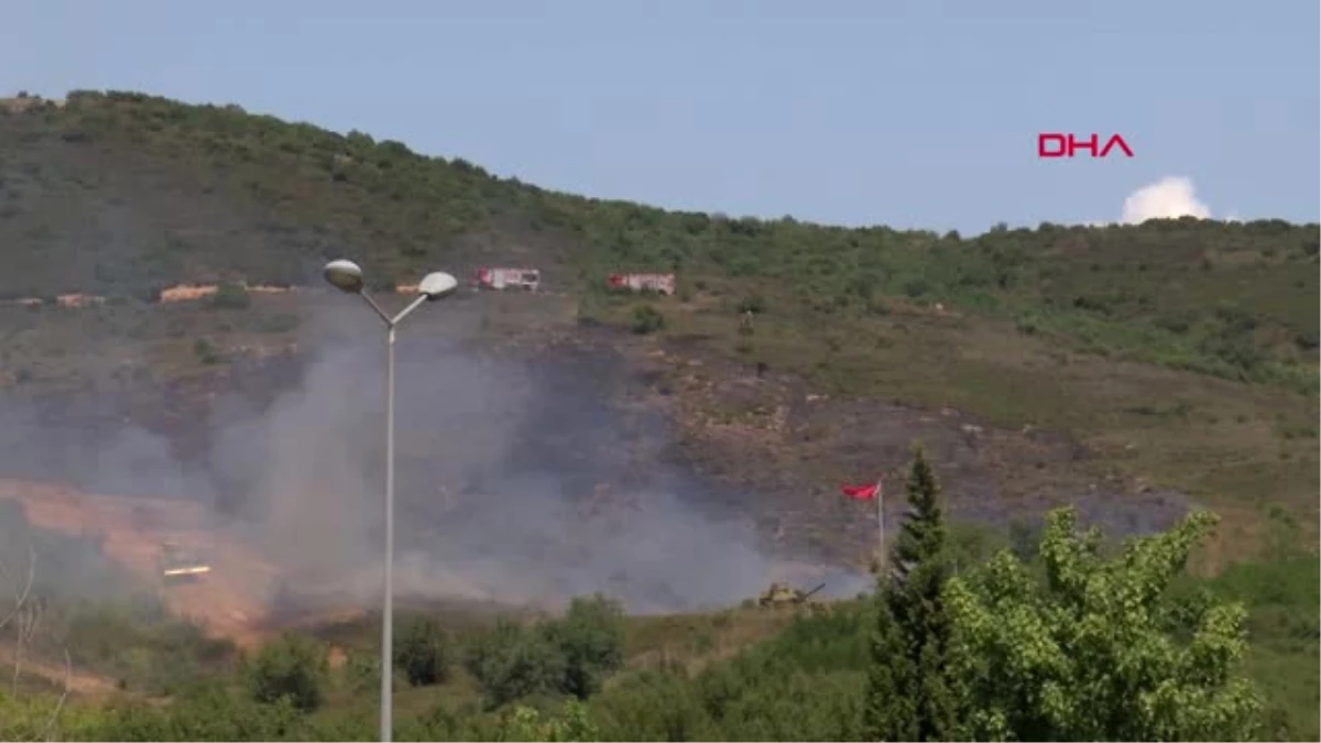 İstanbul Tuzla Piyade Okulu\'nun İçindeki Ağaçlık Alanda Yangın