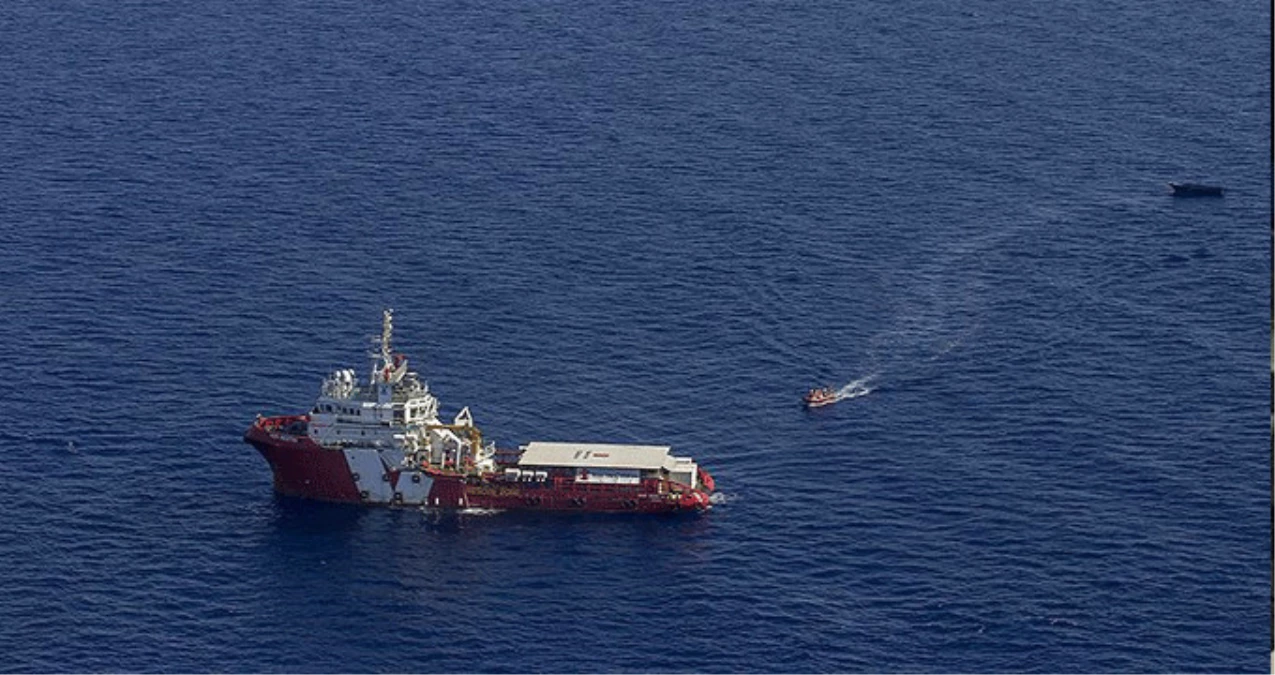 İtalyan Polisinden Türkiye\'ye 20 Ton Esrar Taşıyan Gemiye Akdeniz\'de Operasyon