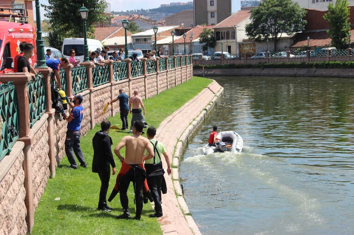 Köpeğinin Peşinden Pçaya Atladı, Hayatını Kaybetti