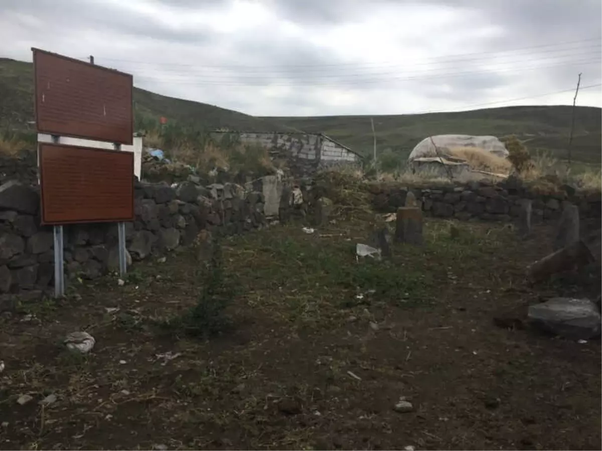 Küçük Çatma Şehitliğinin Son Durumu İçler Acısı