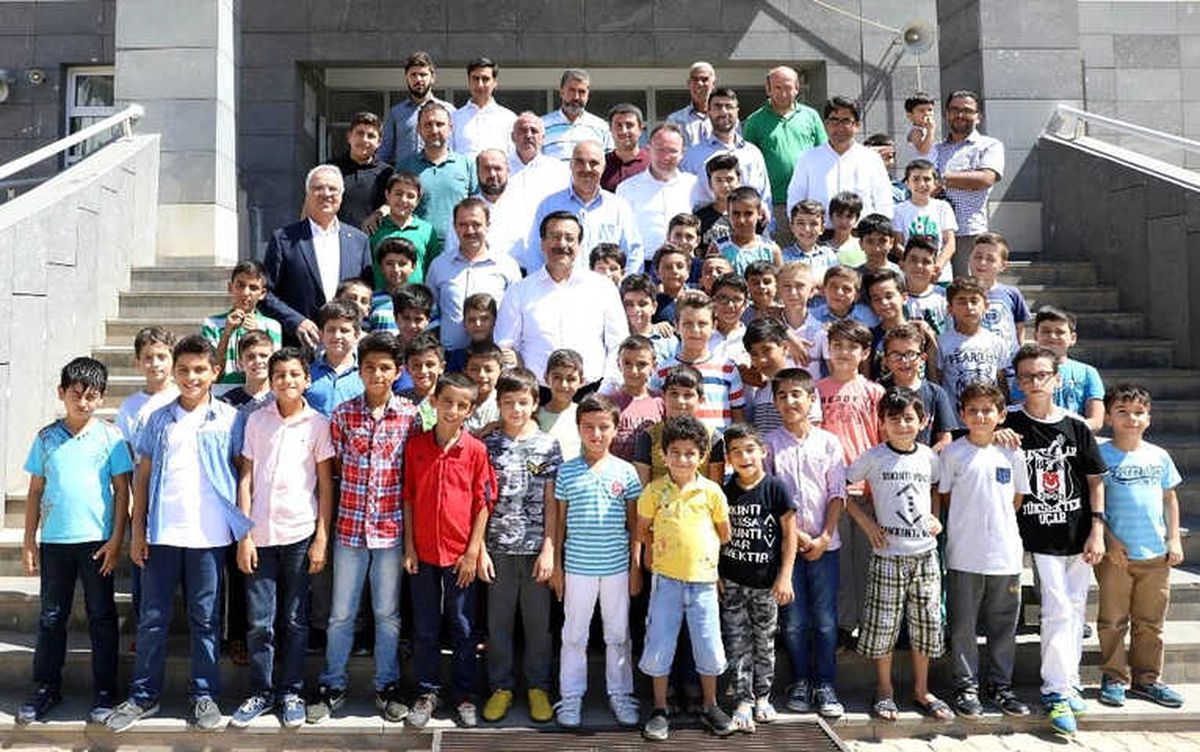 Öğrencilerimizin Mutluluğu İçin Çalışıyoruz"