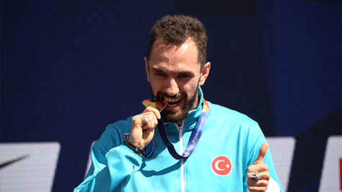 Ramil Guliyev Altın Madalyasını Aldı