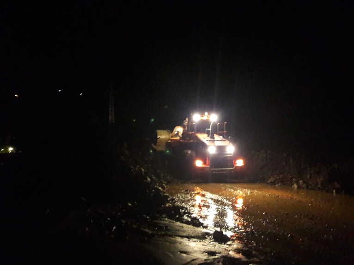 Rize-Çamlıhemşin Karayolu Şiddetli Yağışlar Sonucu Oluşan Sel ve Heyelanlar Nedeniyle Ulaşıma...