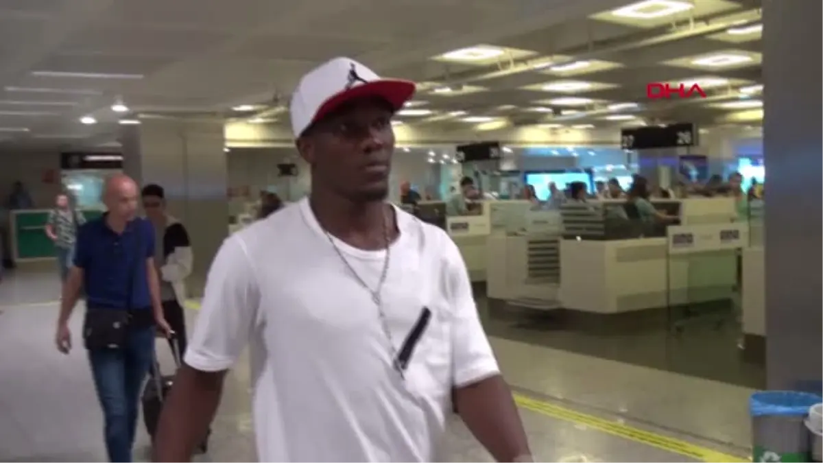 Spor Trabzonspor\'un Transferi Nwakaeme, İstanbul\'da
