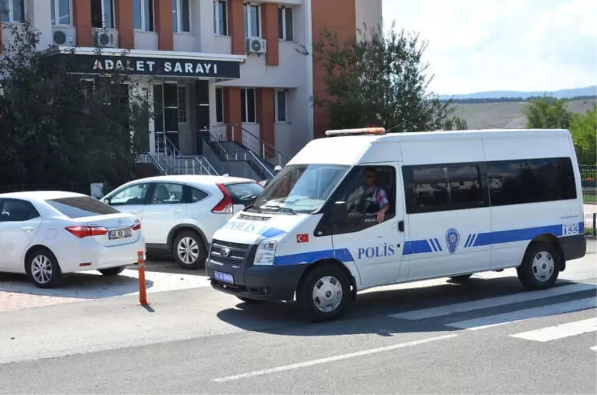 Suçüstü Yakalanan Hırsızlık Şüphelileri Serbest