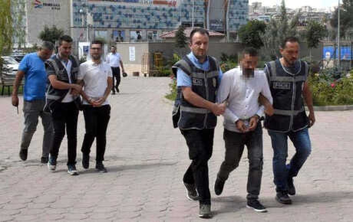 Yakalanan Yankesicilik Şüphelisi, Firari Cinayet Hükümlüsü Çıktı (2)