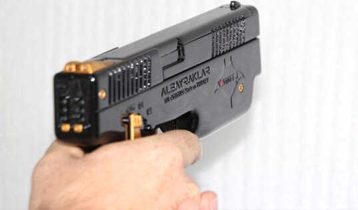 Yerli Elektroşok Silahının Lk Fotoğrafları Paylaşıldı