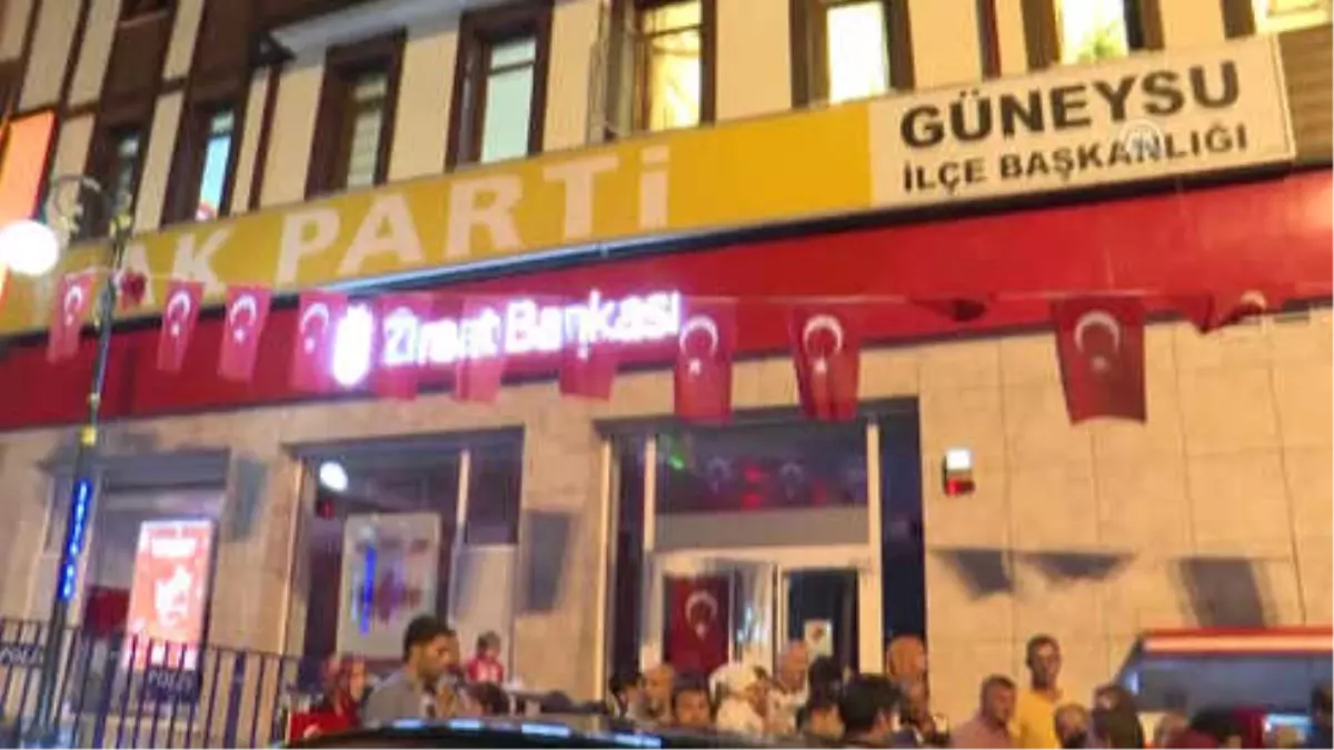 Cumhurbaşkanı Erdoğan, AK Parti Güneysu İlçe Başkanlığını Ziyaret Etti