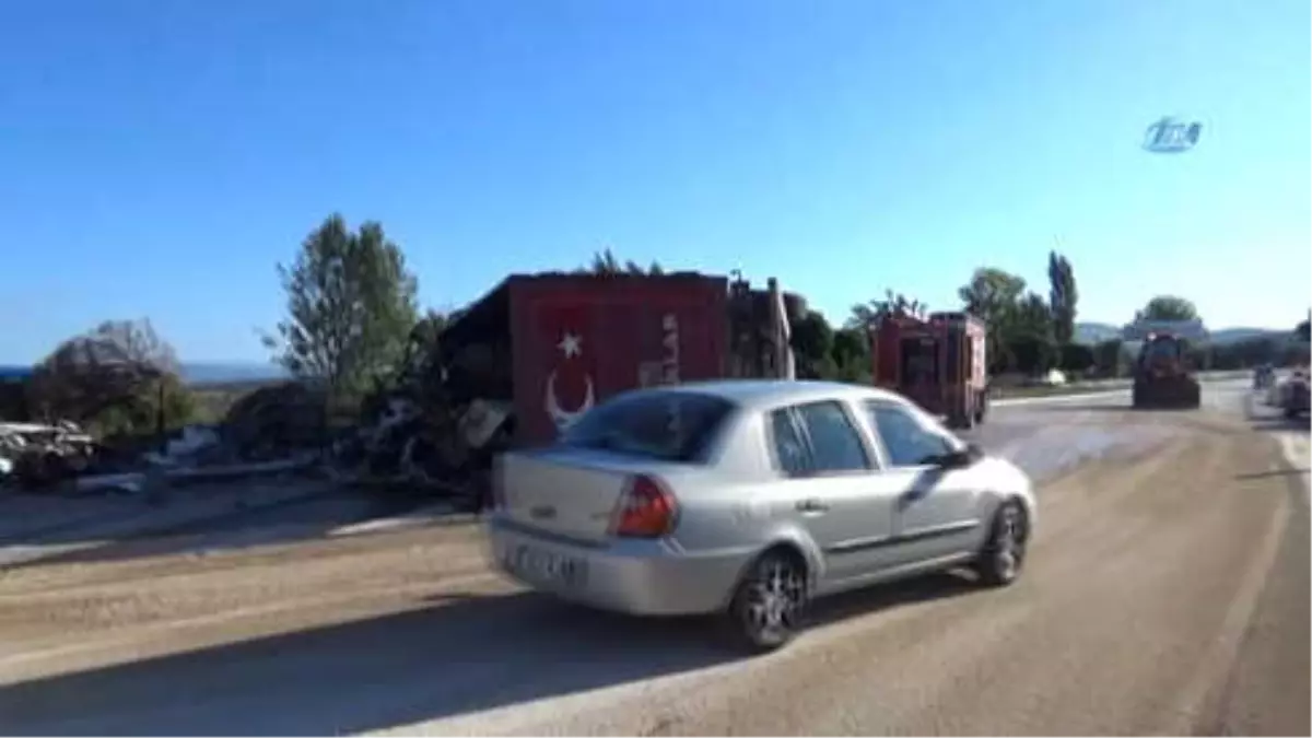 Kastamonu\'da Kaza Yapan Hurda Yüklü Tır Alev Aldı