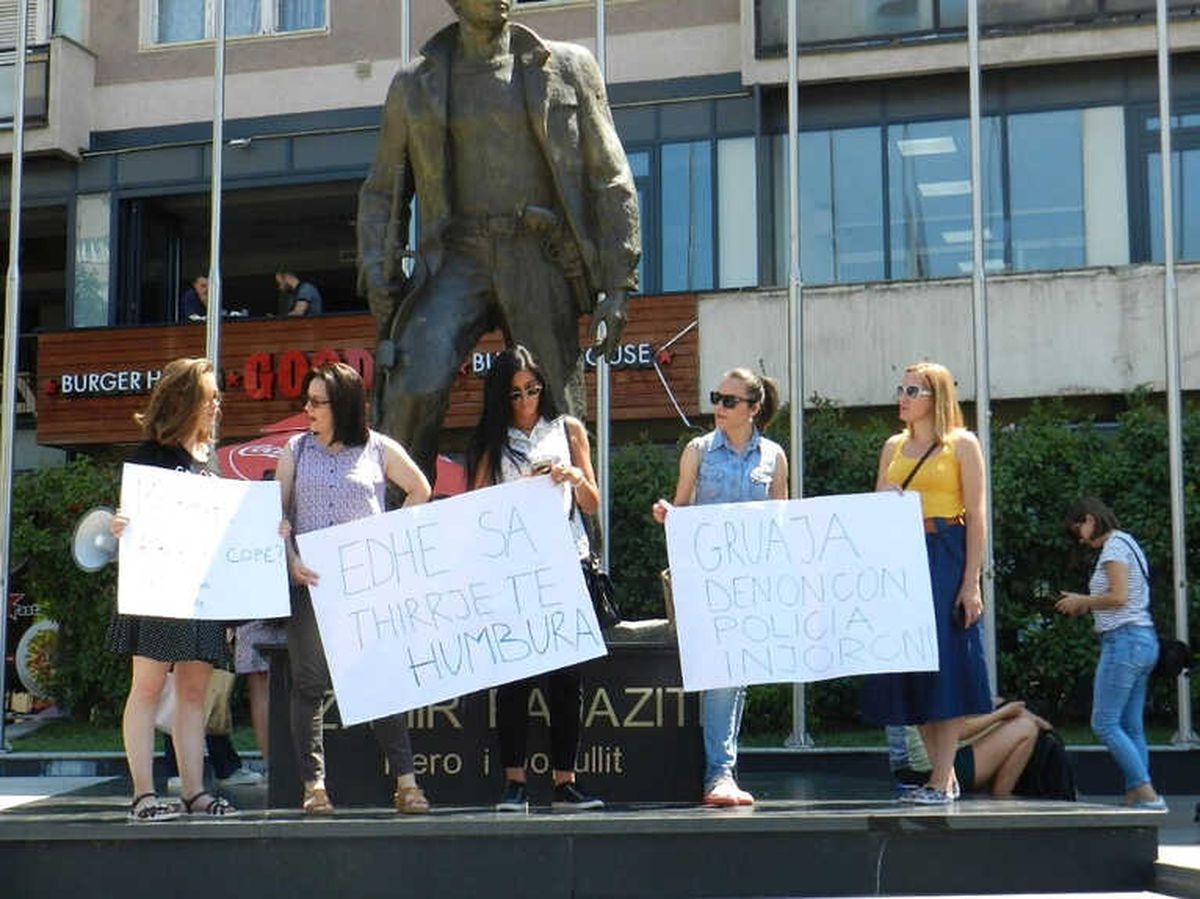 Kosova\'da Kadınlara Uygulanan Şiddet Protesto Edildi