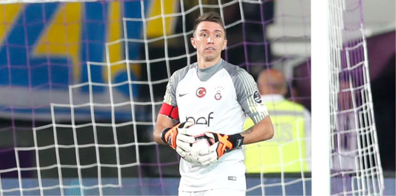 Muslera: "Çok Kötü Bir Sahada Oynadık"