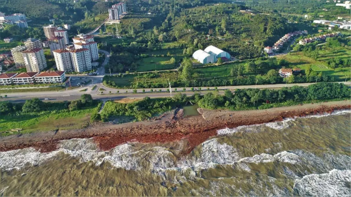 Ordu Sahili Kızıla Büründü