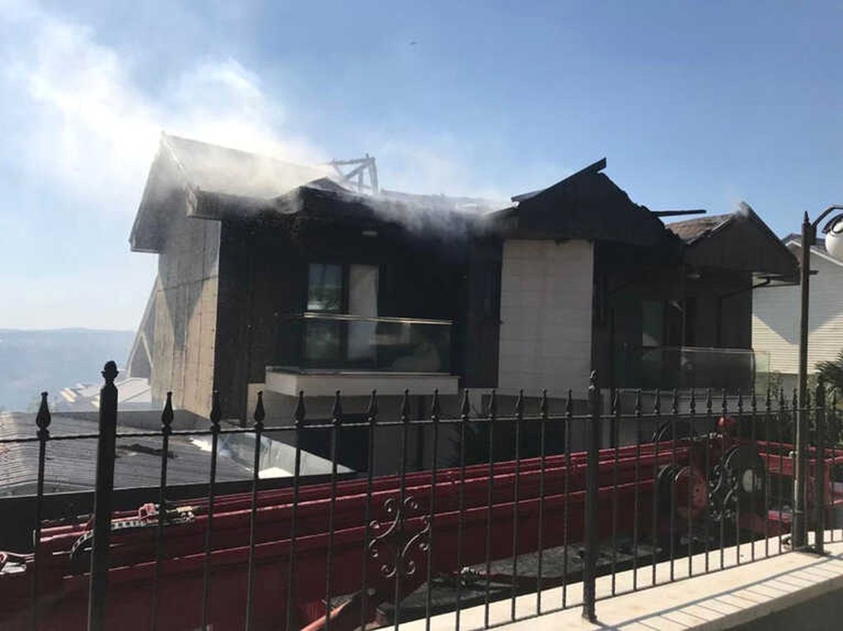 Orman Yangını Villalara Sıçradı
