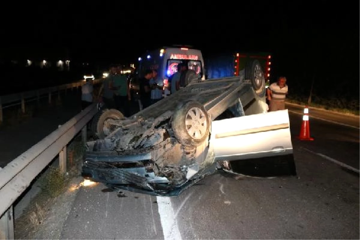 Traktöre Çarpan Otomobil Takla Attı: 5 Yaralı