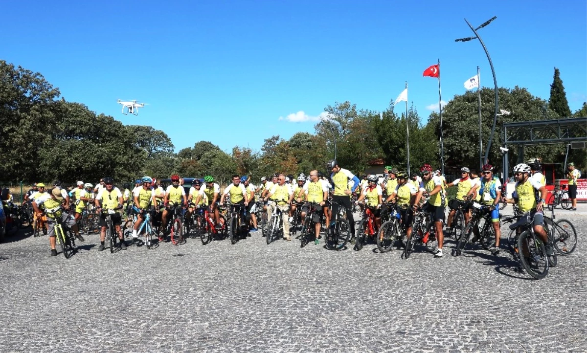 Troia\'dan Bergama\'ya 3. Unesco Dünya Mirası Yolunda Bisiklet Turu\'nun Startı Verildi