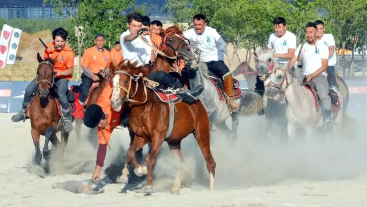 Türk Oyunları Festivali\'nde Gökbörü Heyecanı