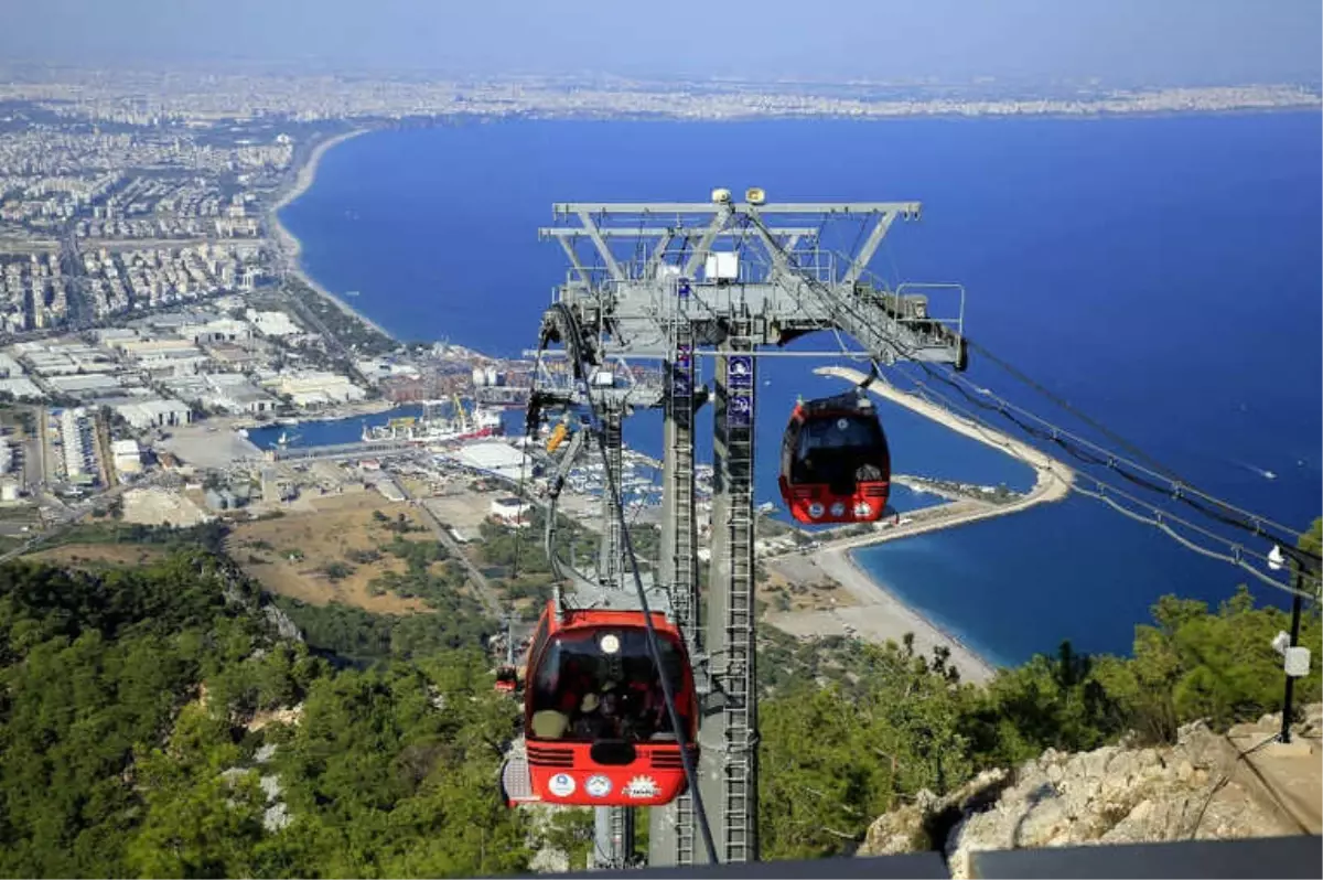 605 Rakımlı Tepeye Ziyaretçi Akını