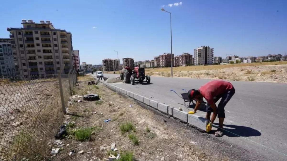 Cumhuriyet Mahallesinde Kaldırım Çalışması Yapılıyor